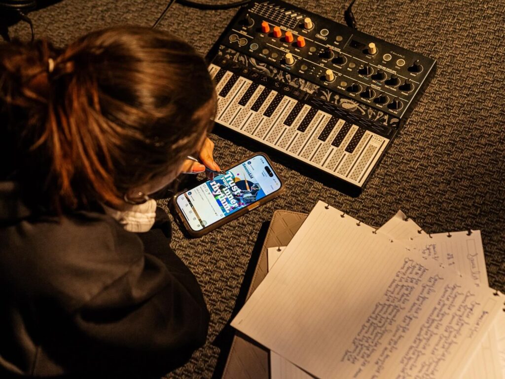 Instagram post from sourcelid. This post is in position 2.