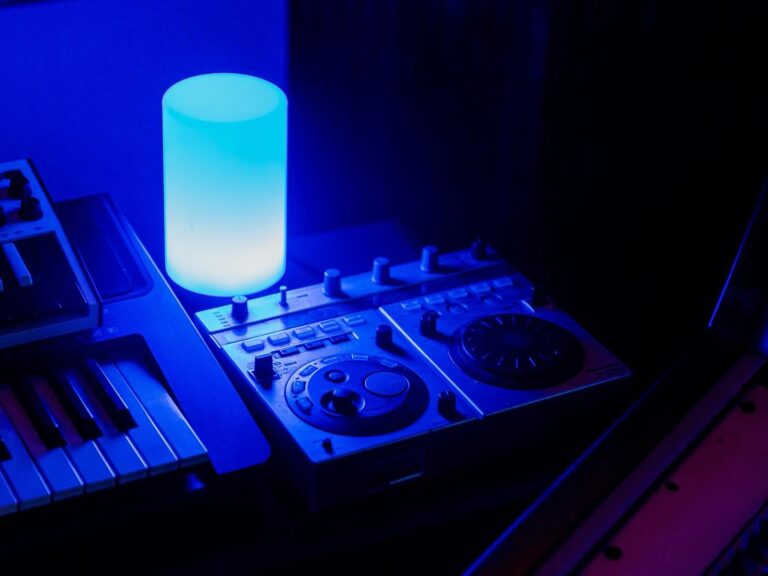 Instagram post from sourcelid. This post is in position 2.