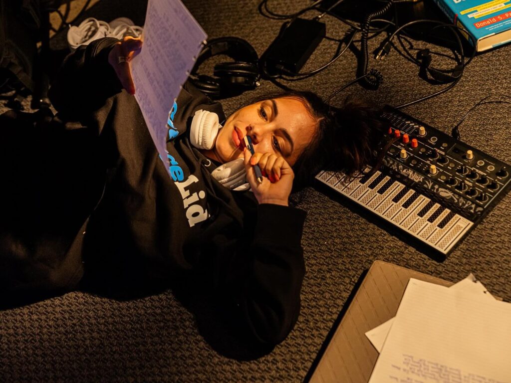 Instagram post from sourcelid. This post is in position 0.